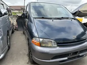 Toyota HiAce 2006 Beige