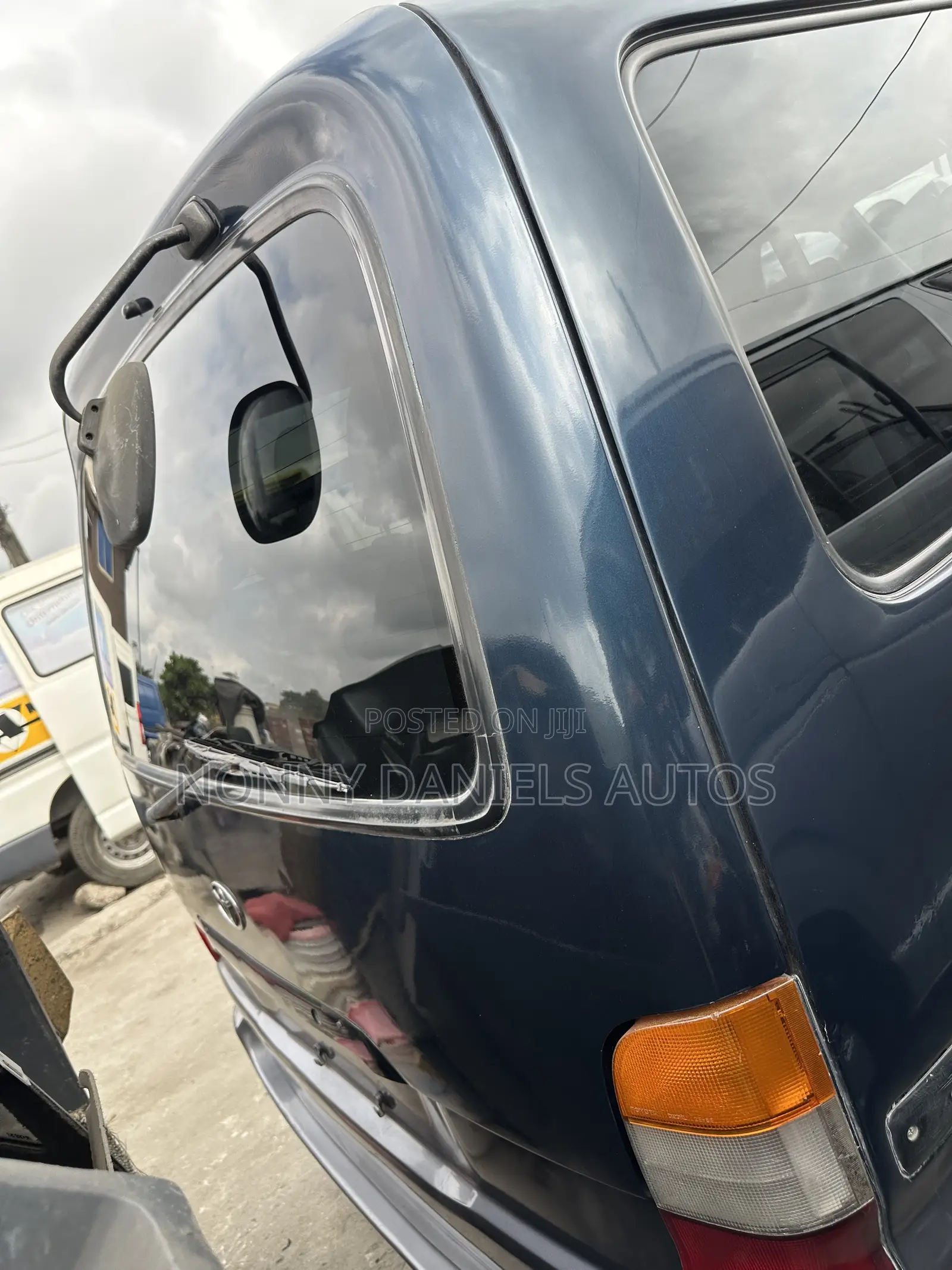Toyota HiAce 2006 Beige