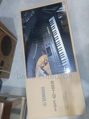 Yamaha PSR E483