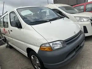 Toyota HiAce 2006 White