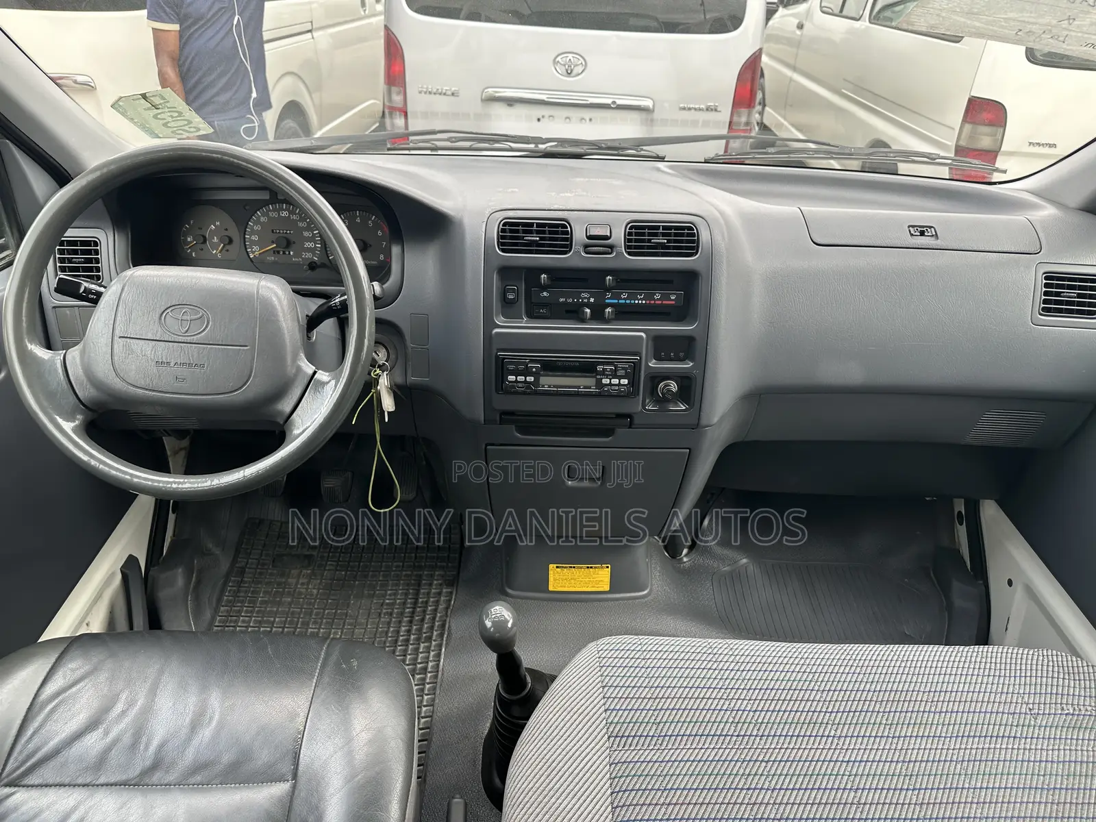 Toyota HiAce 2006 White