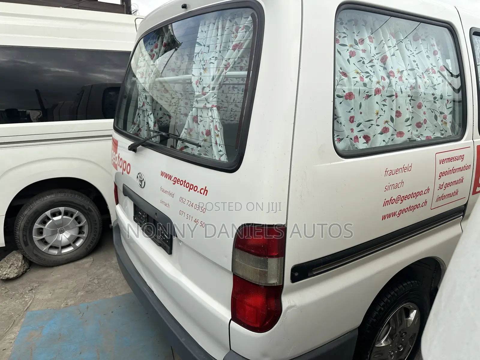 Toyota HiAce 2006 White