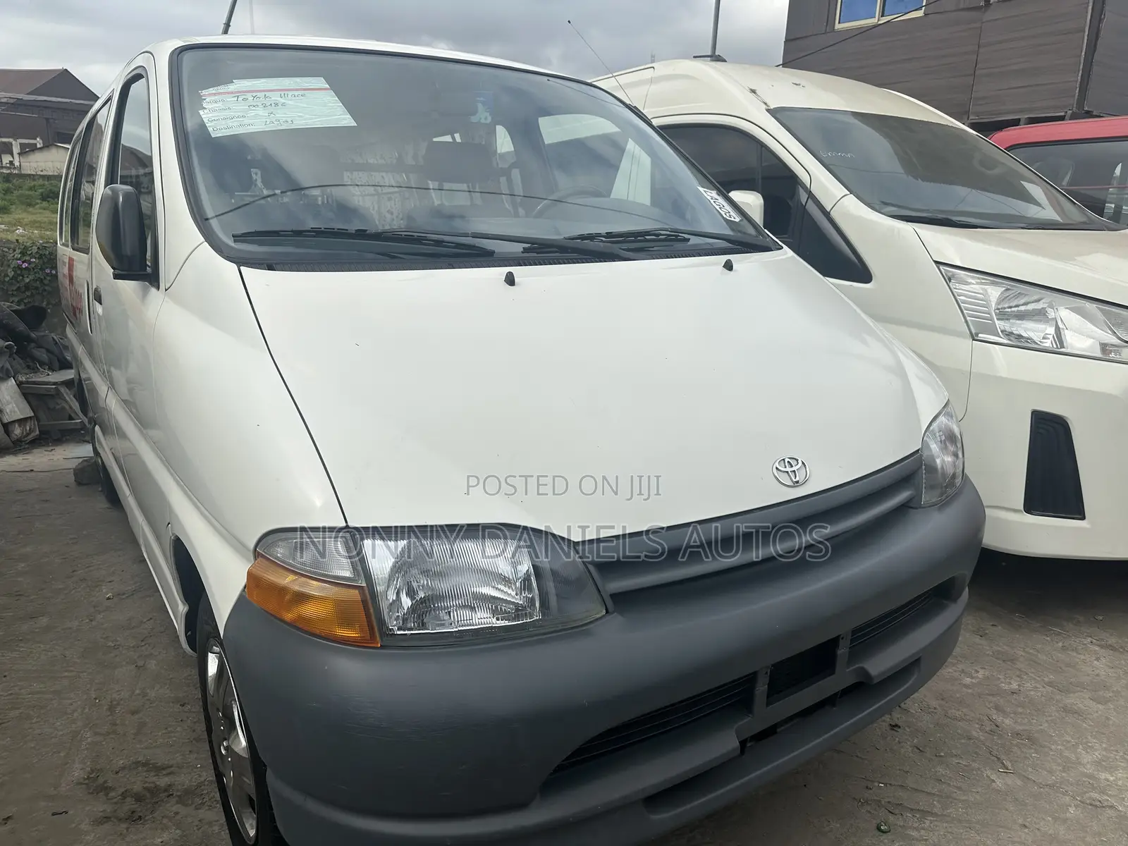 Toyota HiAce 2006 White