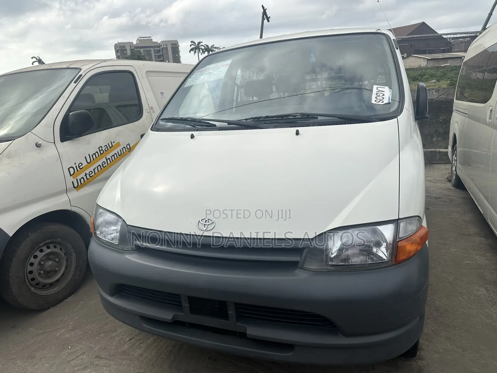 Toyota HiAce 2006 White