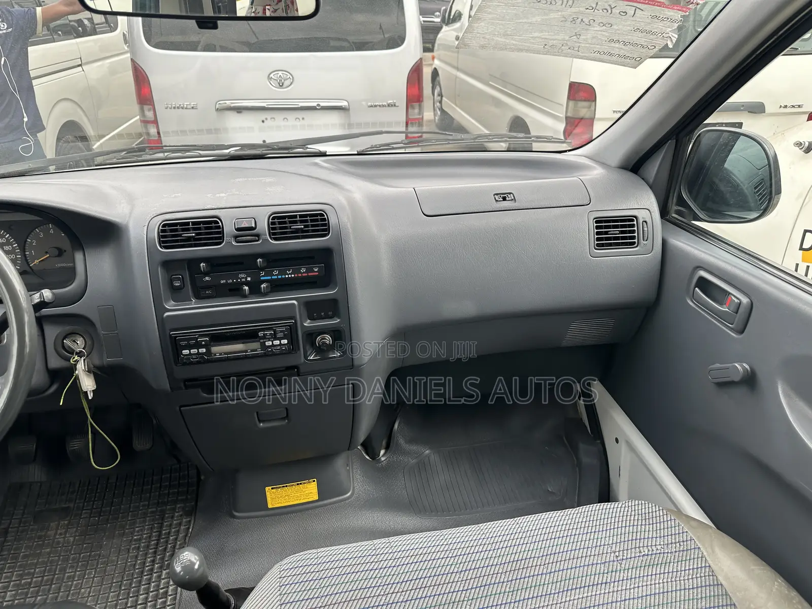 Toyota HiAce 2006 White