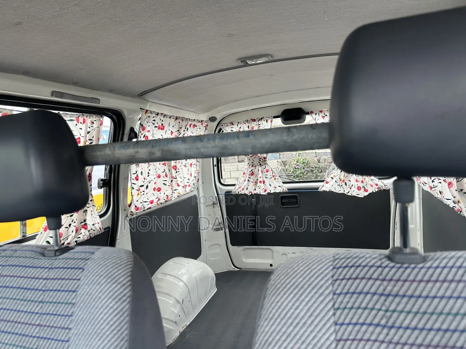 Toyota HiAce 2006 White