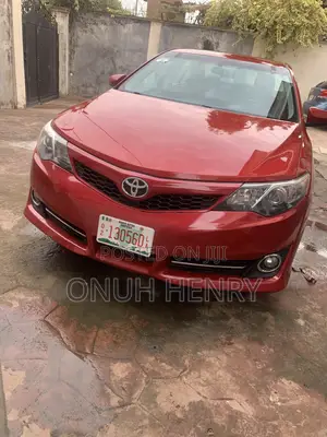 Toyota Camry SE 4dr Sedan (2.5L 4cyl 6A) 2012 Red