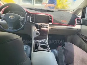 Toyota Venza AWD 2011 Silver