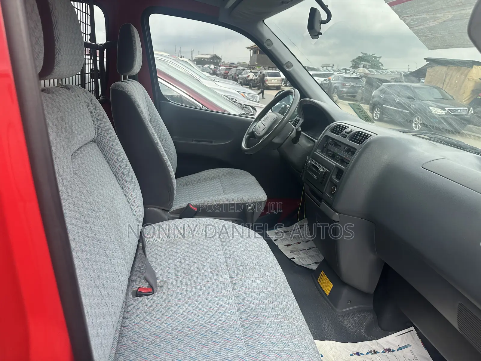 Toyota HiAce 2006 Red