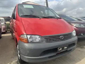 Toyota HiAce 2006 Red