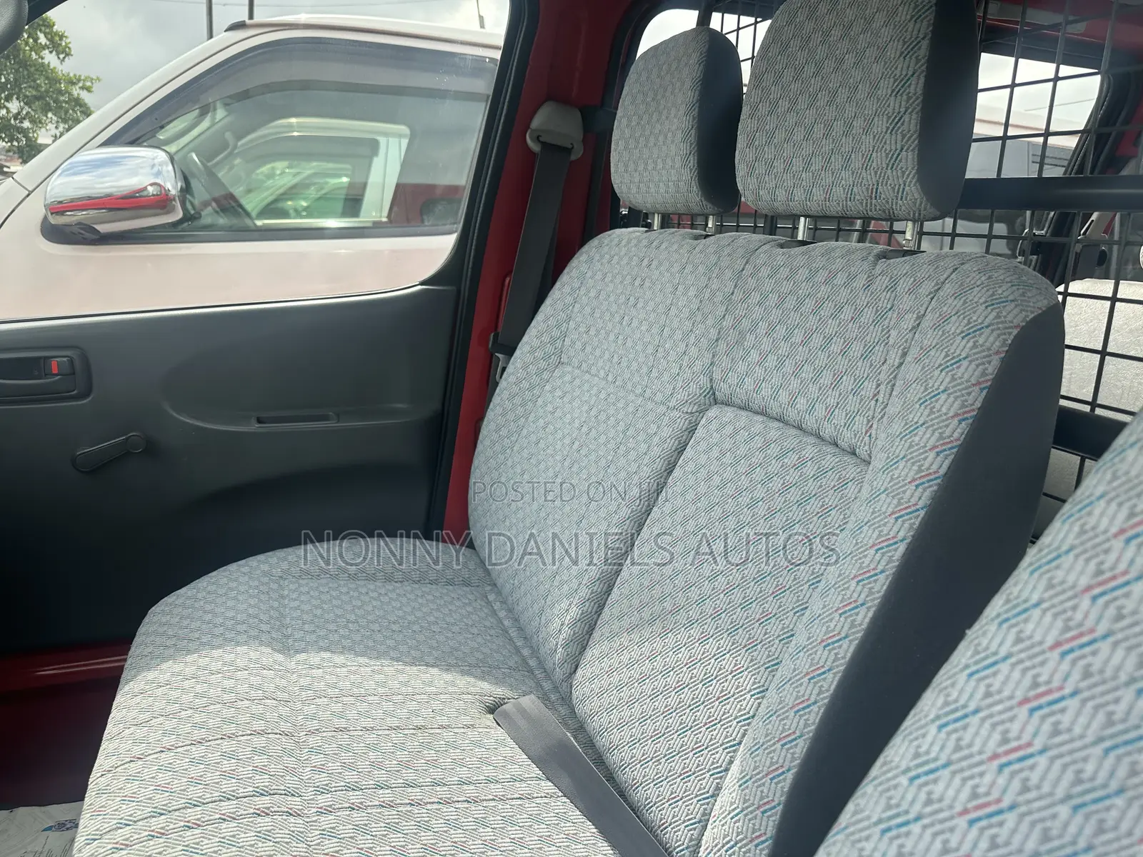 Toyota HiAce 2006 Red