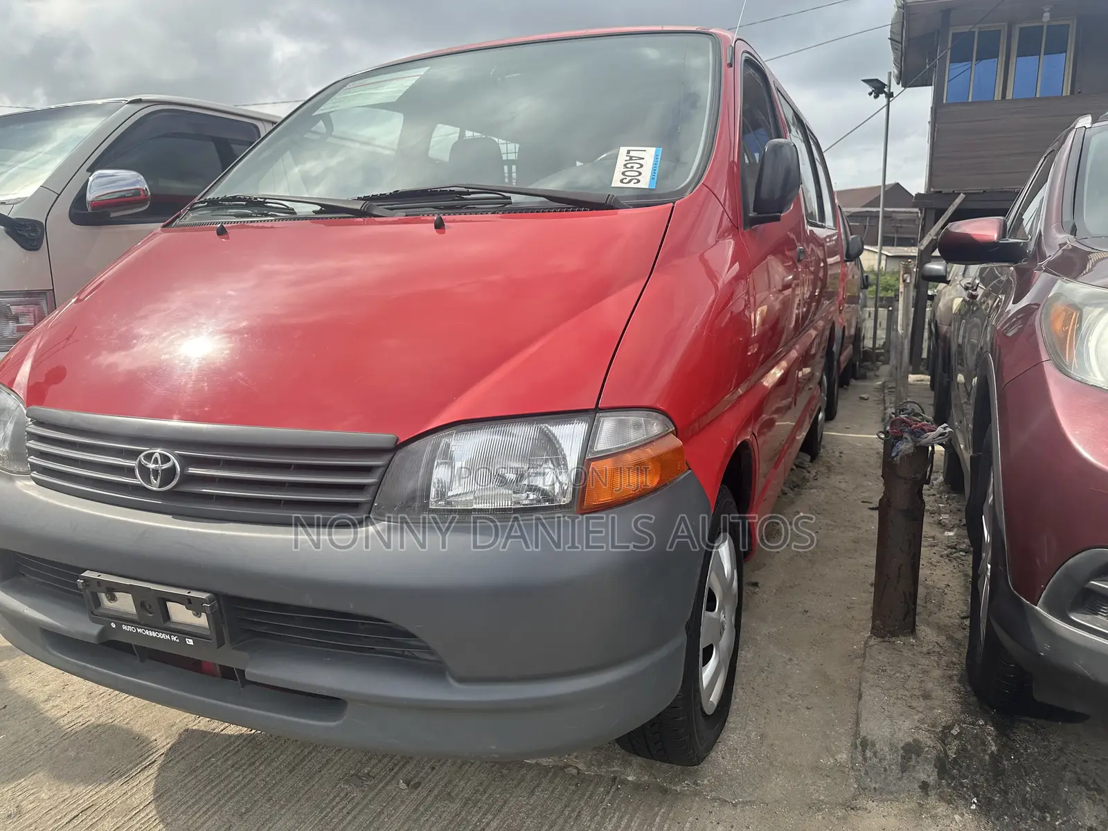 Toyota HiAce 2006 Red