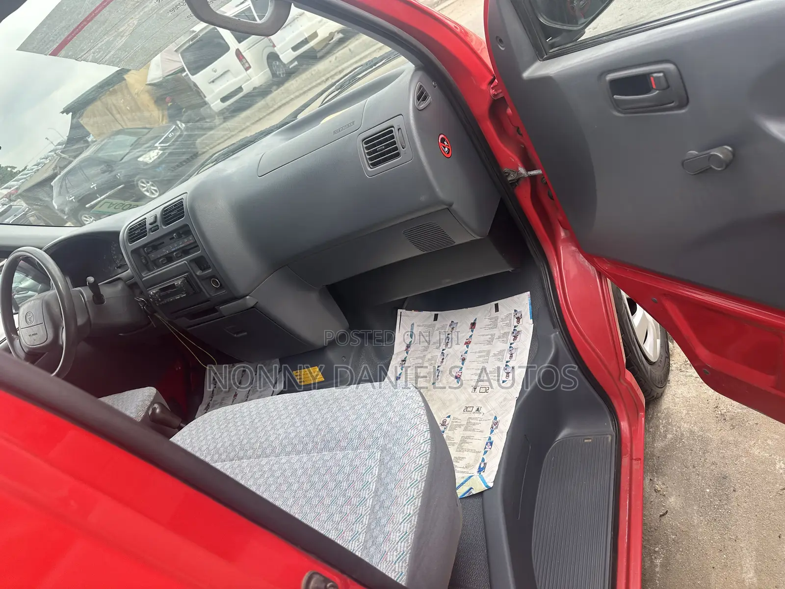 Toyota HiAce 2006 Red