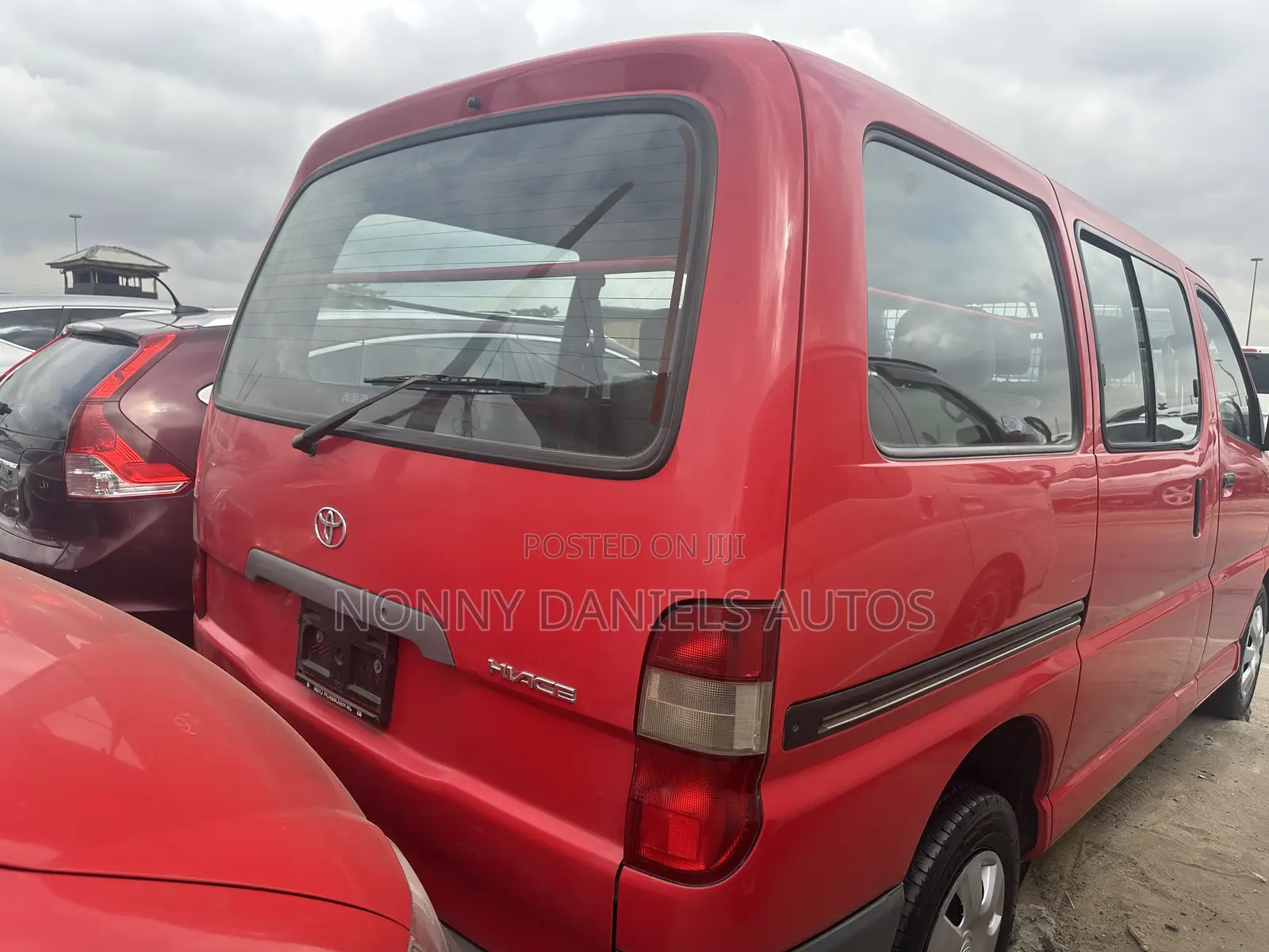 Toyota HiAce 2006 Red