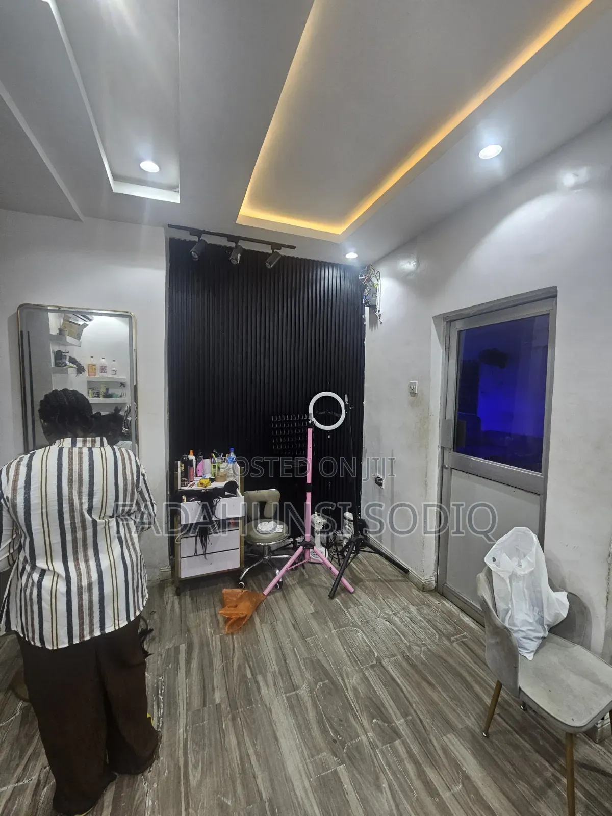 Functioning Salon and Lounge
