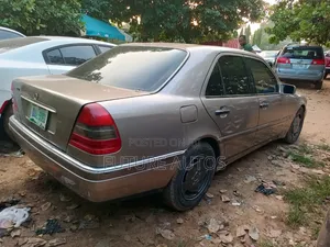 Mercedes-Benz C180 2000 Gold