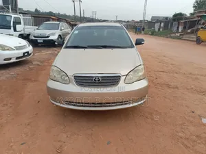 Toyota Corolla LE 2005 Gold