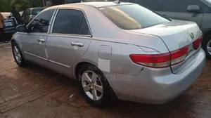 Honda Accord 2004 Silver