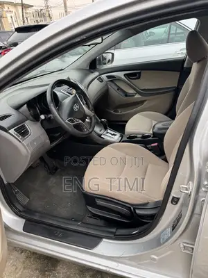 Hyundai Elantra 2012 Silver