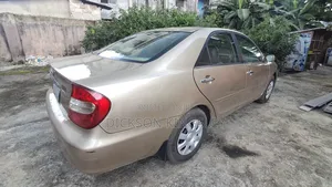 Toyota Camry LE 4dr Sedan (2.4L 4cyl 4A) 2004 Gold