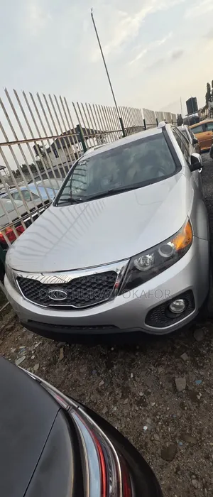 Kia Sorento 2012 Silver