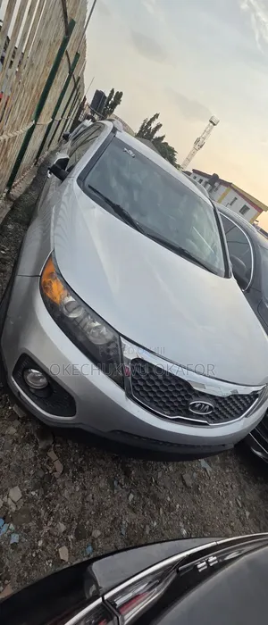 Kia Sorento 2012 Silver