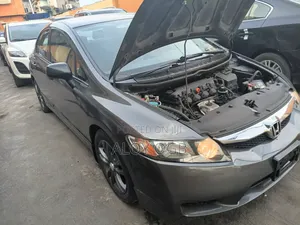 Honda Civic 1.8 5 Door Automatic 2011