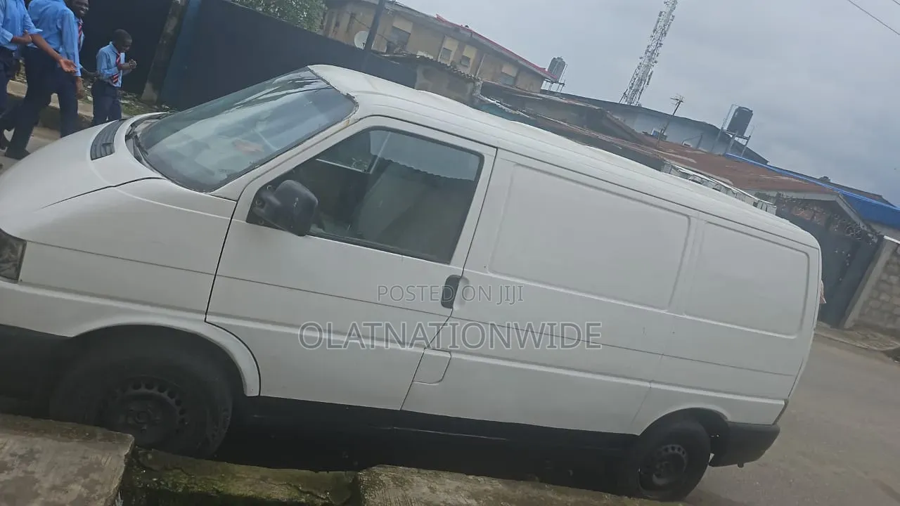 Volkswagen Transporter 2003 White