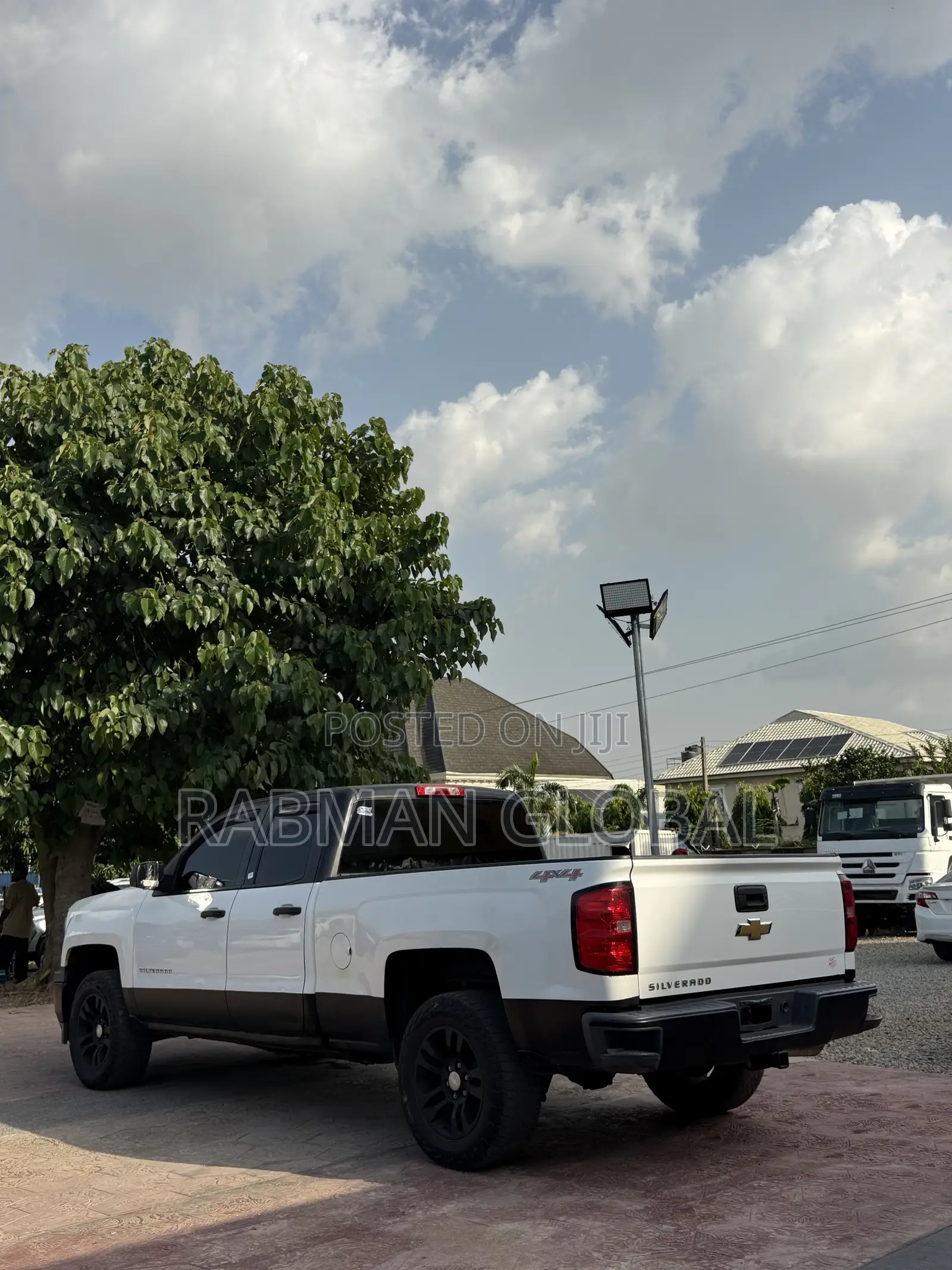 Chevrolet Silverado 2014 White