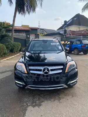 Mercedes-Benz GLK-Class Base GLK 350 4dr AWD 4MATIC (3.5L 6cyl 7A) 2015