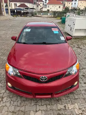 Toyota Camry SE 4dr Sedan (2.5L 4cyl 6A) 2013 Red