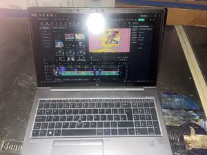 Laptop HP ZBook Firefly 14 G7 16GB Intel Core i7 SSD 256GB