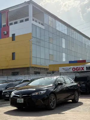 Toyota Camry SE 4dr Sedan (2.5L 4cyl 6A) 2017 Black