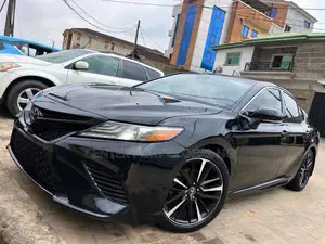 Toyota Camry XSE FWD (2.5L 4cyl 8AM) 2018 Black