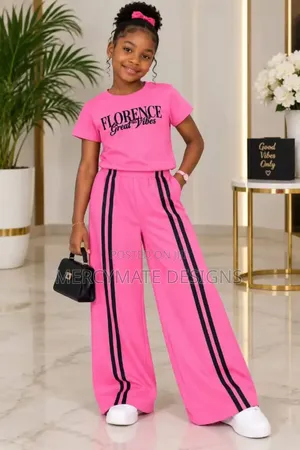 Girls Streetwear 2 Pics Set
