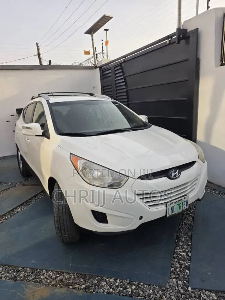 Hyundai Tucson GL FWD 2012 White