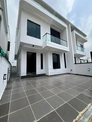 4bdrm Duplex in Off Lekki-Epe Expressway for sale