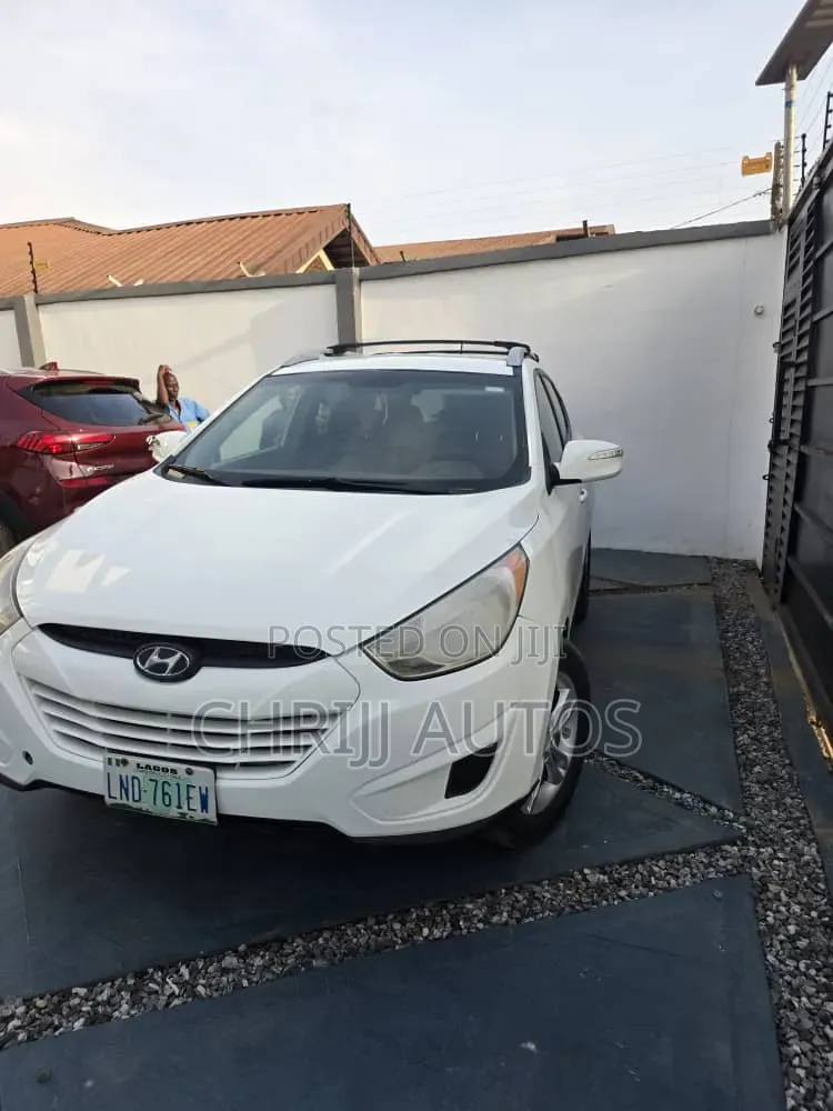 Hyundai Tucson GL FWD 2012 White