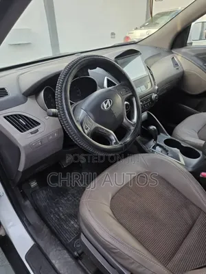 Hyundai Tucson GL FWD 2012 White