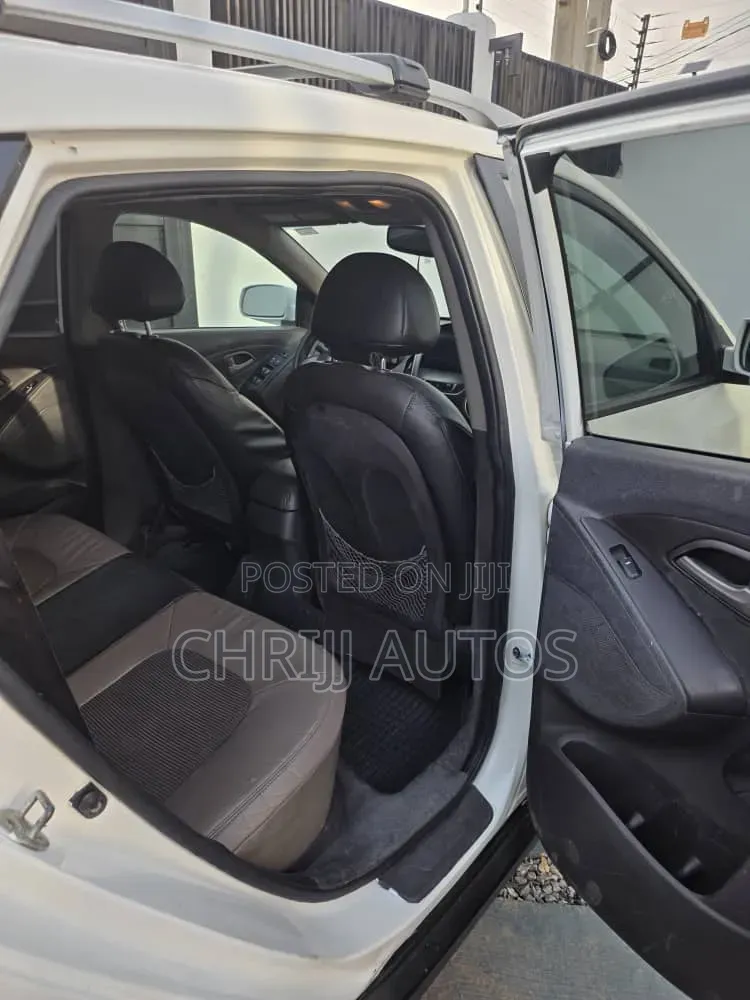 Hyundai Tucson GL FWD 2012 White