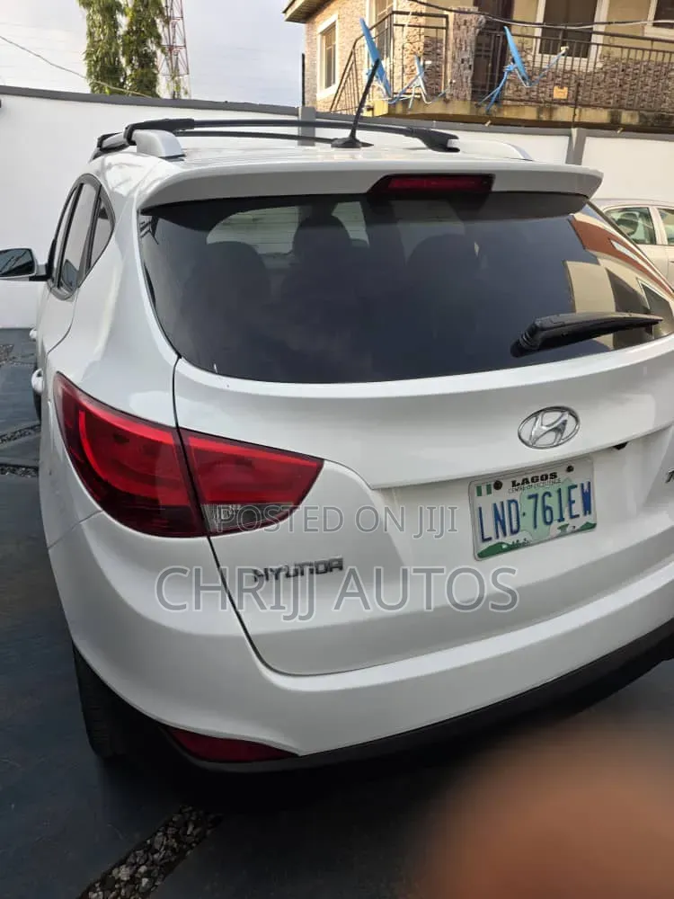 Hyundai Tucson GL FWD 2012 White