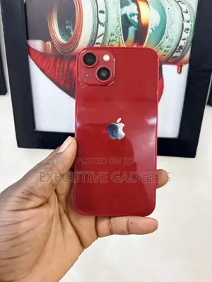 Apple iPhone 13 128 GB Red