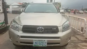 Toyota RAV4 Limited V6 2007 Gold