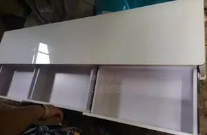 TV Ceramic Console