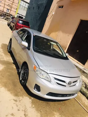 Toyota Corolla LE 4dr Sedan (1.8L 4cyl 4A) 2013 Silver