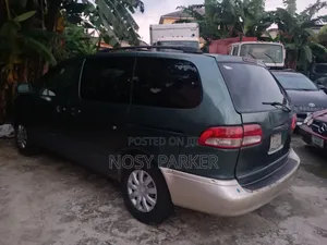 Toyota Sienna LE 2002 Gray