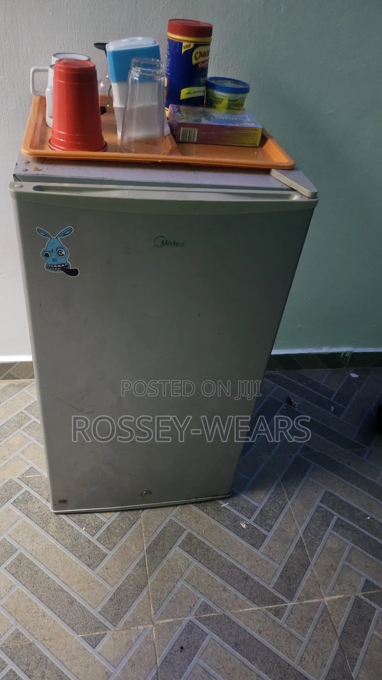 Midea HS-121L Refrigerator, 93 Litres,