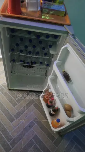 Midea HS-121L Refrigerator, 93 Litres,
