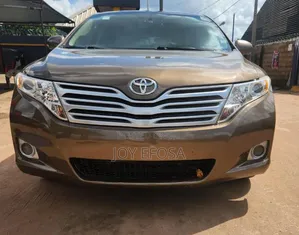 Toyota Venza V6 AWD 2010 Gold