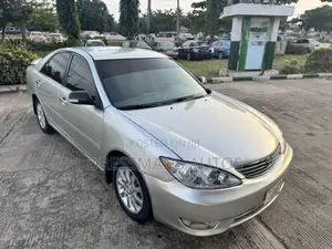 Toyota Camry 2004 Silver